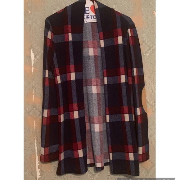 Sold! 🎈Plaid Cardigan Size M - Picture 3 of 4